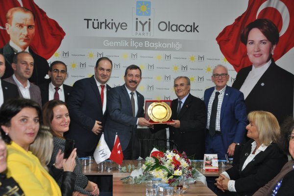İyi Parti’de Mumcu dönemi başladı