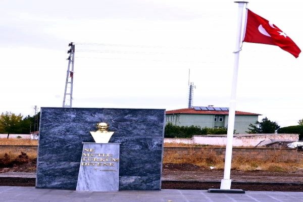 İYİ Parti’den köyden mahalleye dönüşen yerleşim yerlerine Atatürk Büstü ve Bayrak önerisi