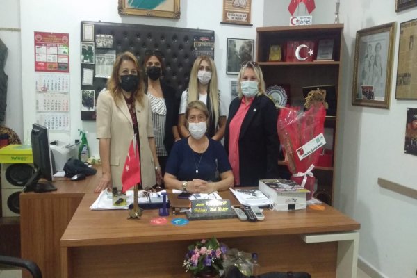 İYİ PARTİLİLERDEN KADIN DAYANIŞMASI