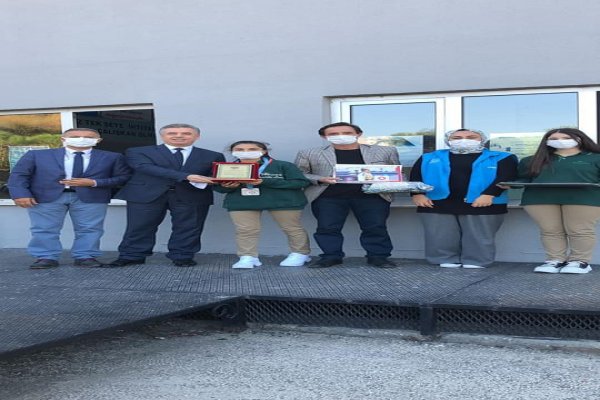 JUDOCU EDA NAZ ’A OKULU GEMLİK HİSAR ANADOLU LİSESİ’ NDE ÖDÜL TÖRENİ