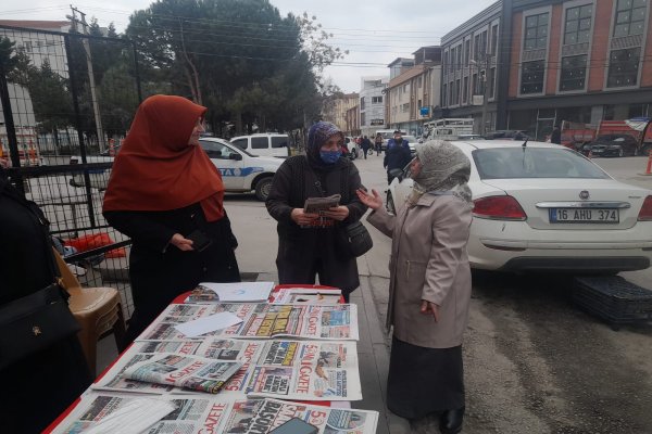 Kadın Kollarından ‘Milli Gazete’ Standı.
