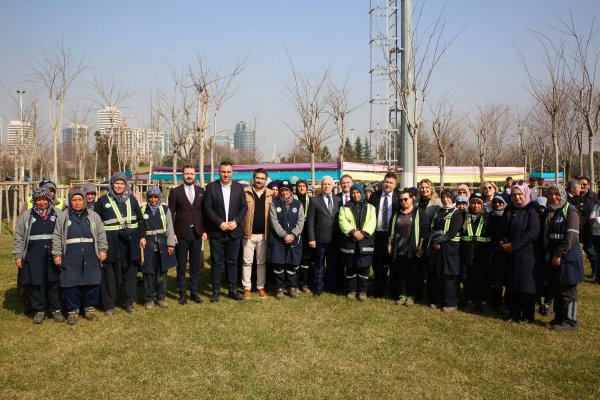 Kadınlar Günü’nde çiçekler toprakla buluştu
