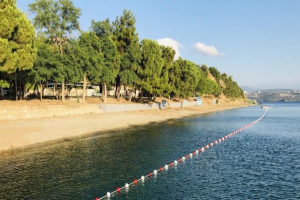 Kadınlar plajı yenilenen yüzüyle hizmette