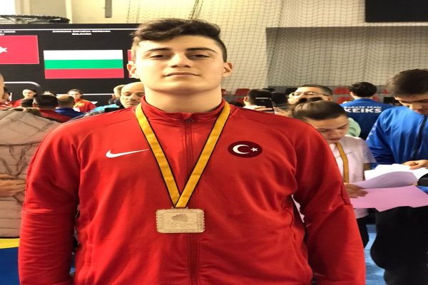 Kadir Furkan Genç, Balkan Şampiyonasında ikinci oldu