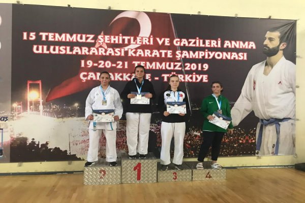 Karateciler, 1 kupa 6 madalya ile döndüler