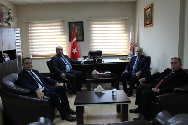 Kaymakam Dönmez, borsayı ziyaret etti