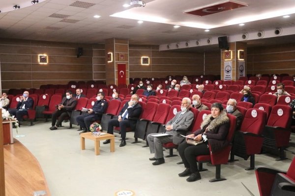 KAYMAKAM GÖÇ DAİRE MÜDÜRLERİ VE MUHTARLARLA BİRARAYA GELDİ