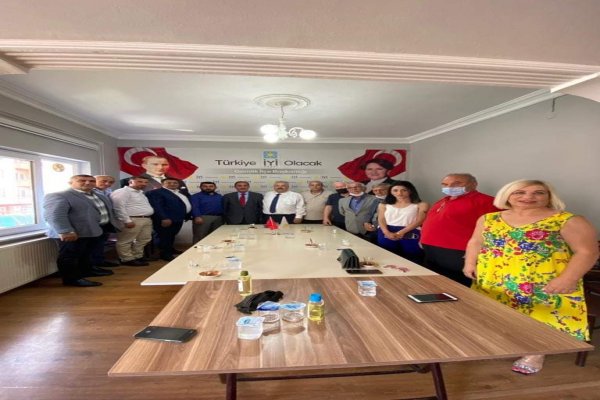 KENAN KARAKAŞ VE EKİBİNDEN İYİ PARTİYE ZİYARET