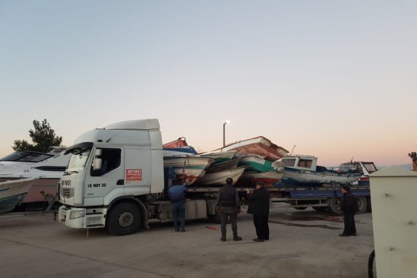 Kurşunlu Barınağındaki tekneler taşındı