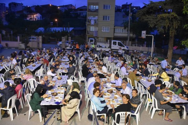 Kurşunlu halkı belediye iftarında buluştu