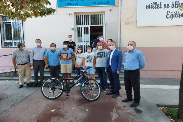 LGS GEMLİK  BİRİNCİSİ ALİ YAVUZ ŞALVIZ’A TEBRİK  ZİYARETİ