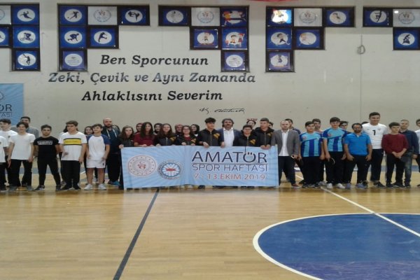 Liseler arası masa tenisi turnuvası yapıldı