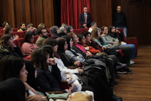 Mavi gözlü dev' Nâzım Hikmet, Bursa’da anıldı