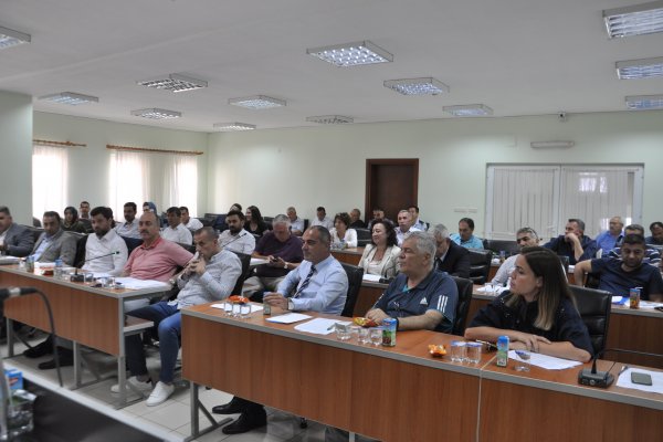Meclisin gündeminde yine sosyal konutlar vardı