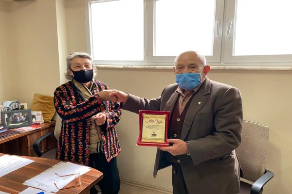 METİN YELER’E ANAÇEV’DEN TEŞEKKÜR PLAKETİ