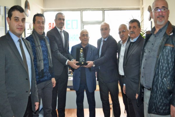 Mimar Orhan Bulut’a meslekte 40.yıl plaketi