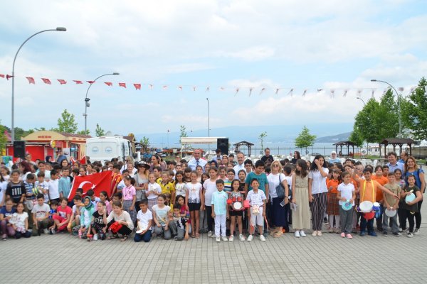 Miniklerin konseri izleyenleri büyüledi