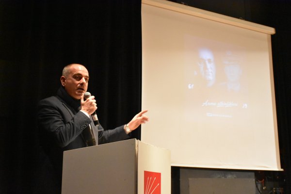 Mumcu ve Okkan Gemlik’te anıldı