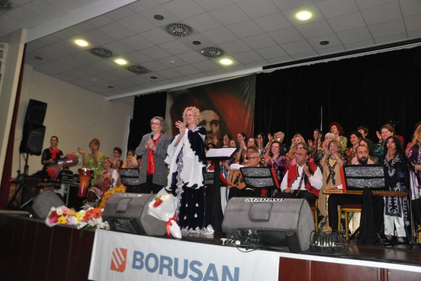 Nilüfer Kadın Korosu’ndan unutulmaz konser