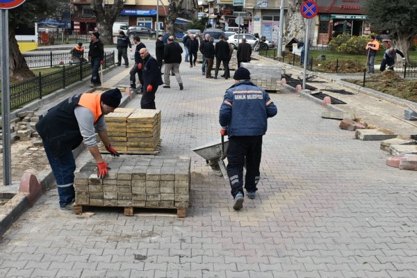 Otobüs duraklarına belediye eli