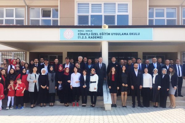Özel çocuklardan Cumhuriyet Bayramı kutlaması