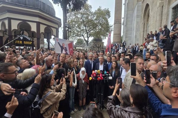 ÖZGÜR ÖZEL MUSTAFA BOZBEYİ ZİYARET ETTİ