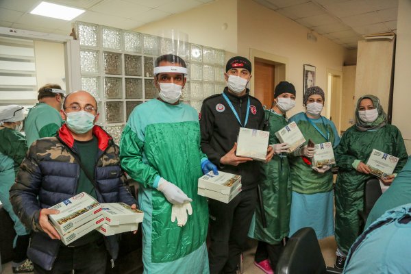 Sağlık çalışanlarının ilk sahuru Büyükşehir’den