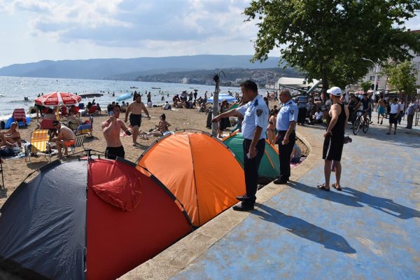 Sahillerdeki çadır rezaletine zabıta dur dedi