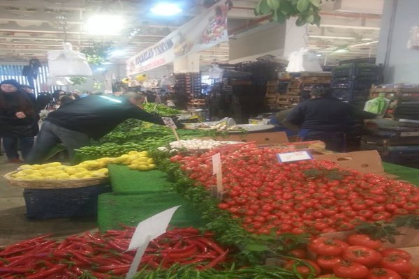Salı Pazarı el yaktı fasulye 10, ıspanak 6 lira