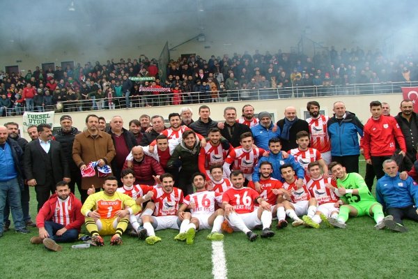 ŞAMPİYON GEMLİKSPOR KUPASINI ALDI