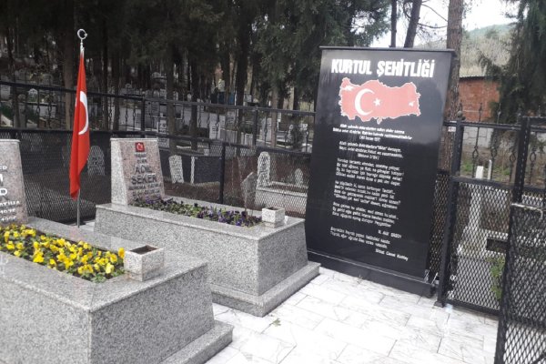 Şehitliklerde temizlik ve bakım