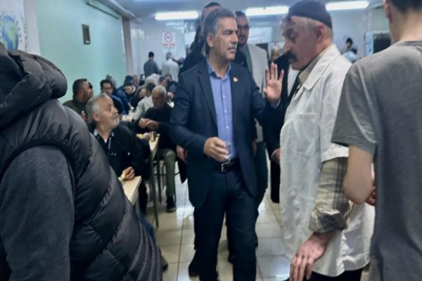 Şükrü Deviren İlk İftarı Aşevinde Yaptı