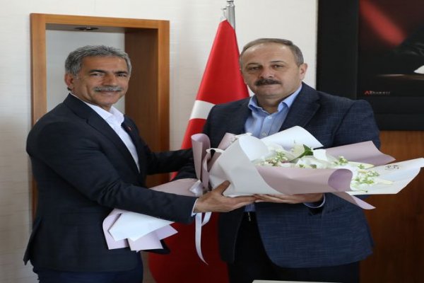 ŞÜKRÜ DEVİREN İLK ZİYARETİNİ KAYMAKAM HASAN GÖÇ’E YAPTI