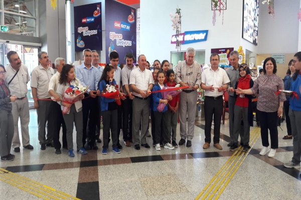 Şükrü Şenol Ortaokulu Öğrencilerinden Resim ve Tasarım Sergisi