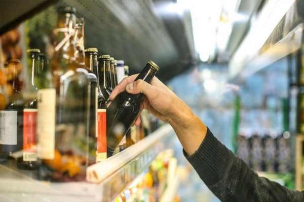 TAM KAPANMADA ALKOL SATIŞI YASAKLANDI