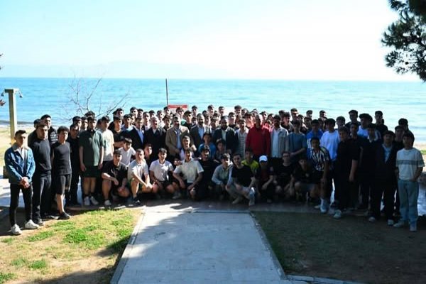 TÜGVA Karacaali'de Gençlik Kampı Düzenledi