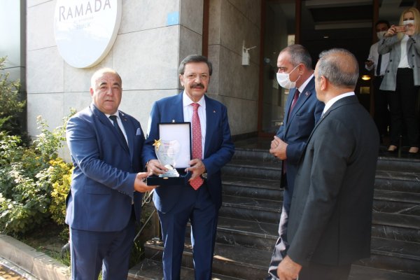 TÜRKİYE’NİN YERLİ OTOMOBİLİNİN STARTI GEMLİK’TEN GEÇTİ