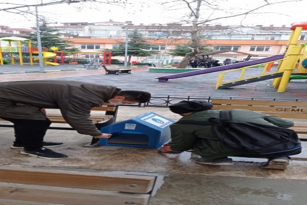 ÜLKÜ OCAKLARINDAN “SOĞUK KIŞ GÜNLERİ İÇİN MİNİK CANLILARA 100 ADET BARINMA EVİ