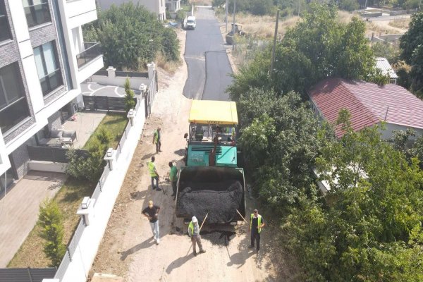 Umurbey’de Asfalt Mesaisi Sürüyor