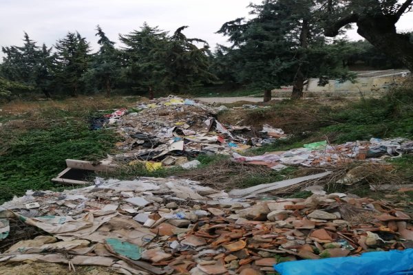 Umurbey Değirmen Sokak moloz döküm yeri oldu
