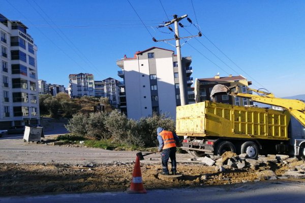 Umurbey yolundaki bozuk asfalt onarıldı