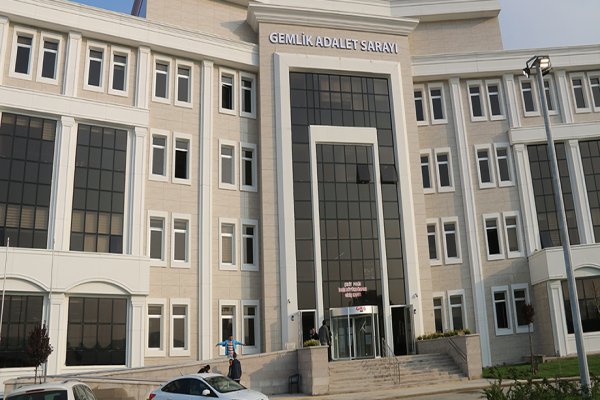 Yeni Adliye’de eksikleriyle hizmet başlatıldı