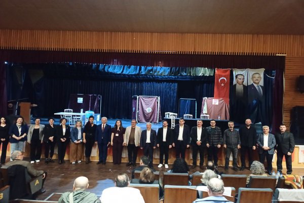 YENİ PARTİ İLÇE KONGRESİNDE CANAN BULUT LİSTESİ GÖREVE GELDİ