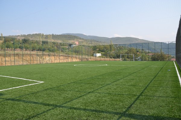 YENİKÖY VE ENGÜRÜCÜK MAHALLELERİNE HALI SAHA MÜJDESİ