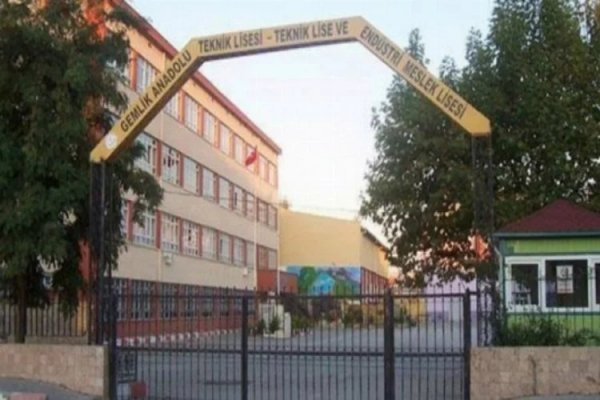 YIKILAN MESLEK LİSESİ YERİNE YENİSİ YAPILACAK…