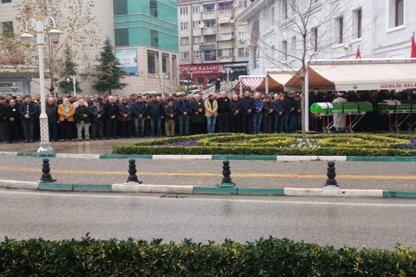 Zeki Kaptan’ın cenazesinde görülmedik kalabalık