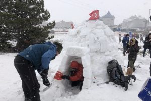 Zirvede şenliğe davetlisiniz